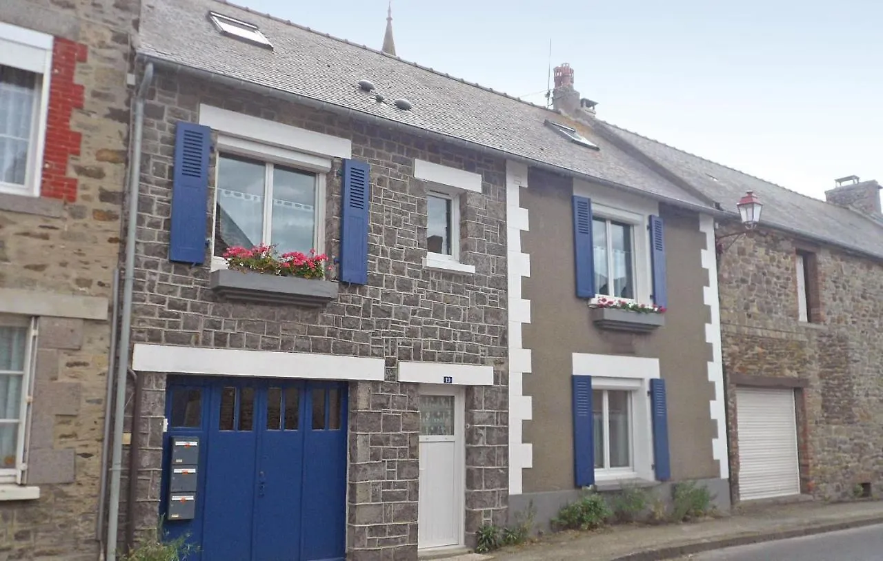 Stunning Apartment In Vilde-La-Marine, Hirel Saint-Benoît-des-Ondes 0*,  France