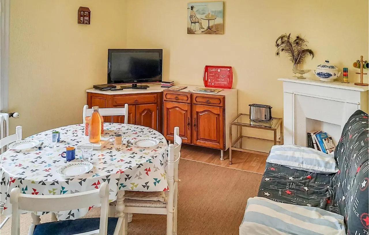 Stunning Apartment In Vilde-La-Marine, Hirel Saint-Benoît-des-Ondes