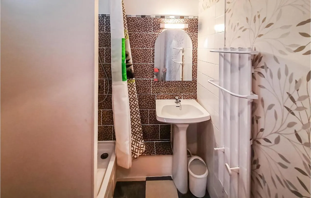 Stunning Apartment In Vilde-La-Marine, Hirel Saint-Benoît-des-Ondes 0*,  France
