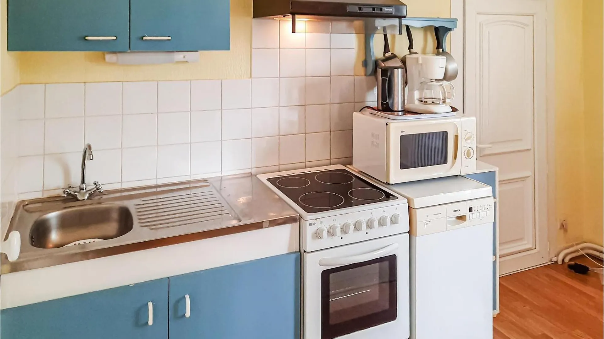 Stunning Apartment In Vilde-La-Marine, Hirel Saint-Benoît-des-Ondes